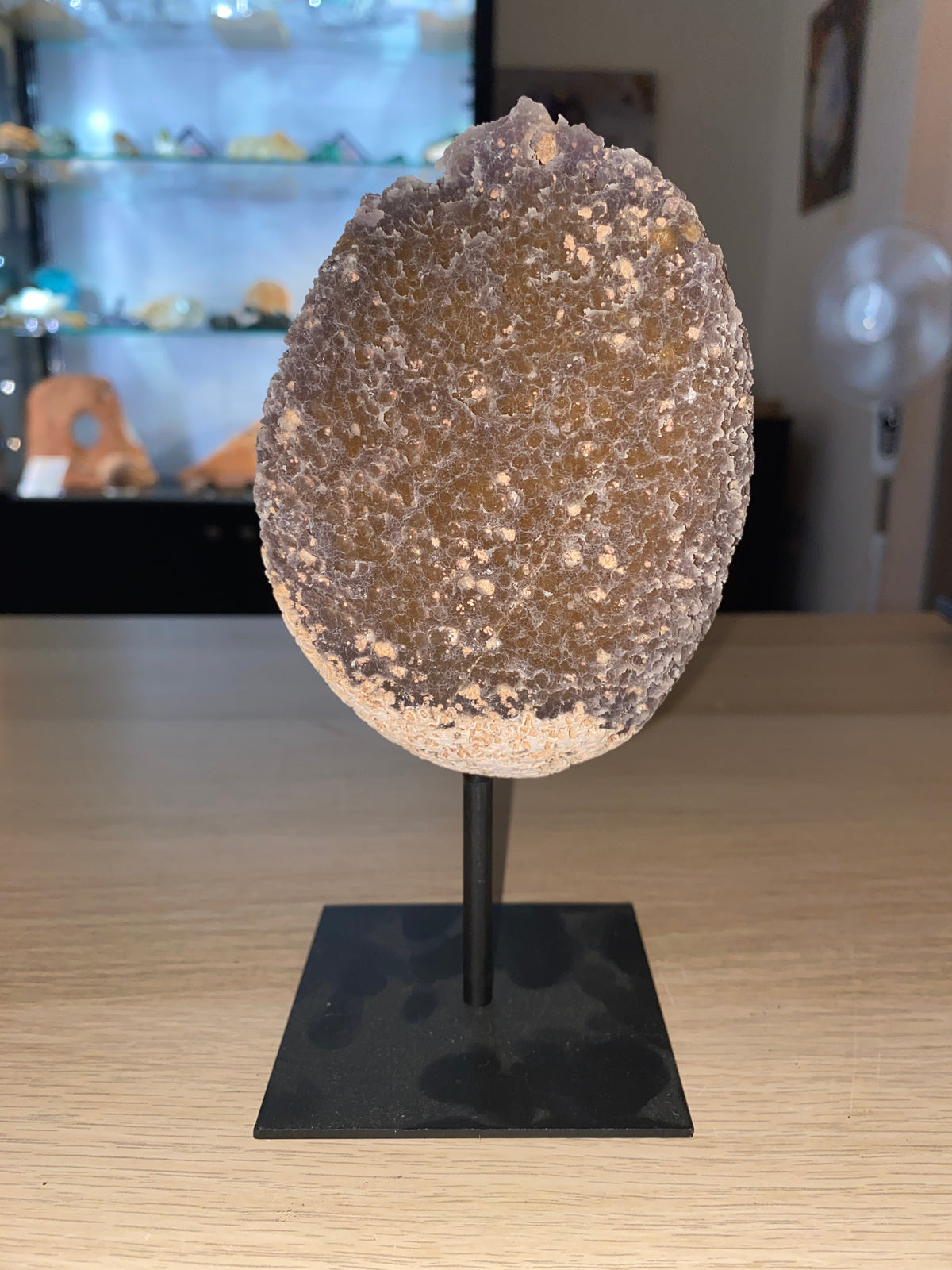 Géode d’agate sur socle - 940g