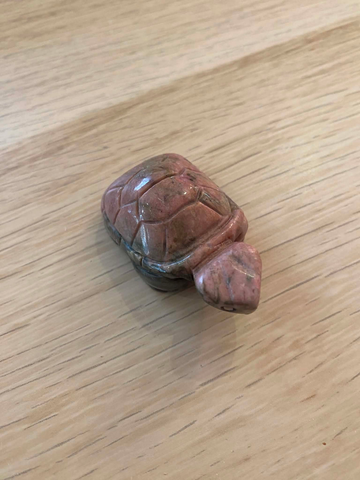 Tortue en rhodonite