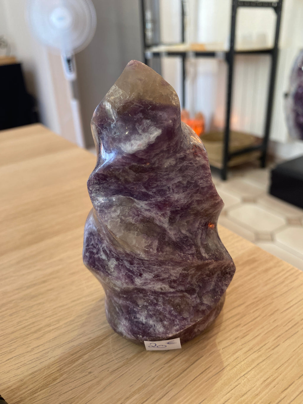 Flamme en lépidolite - 655 g