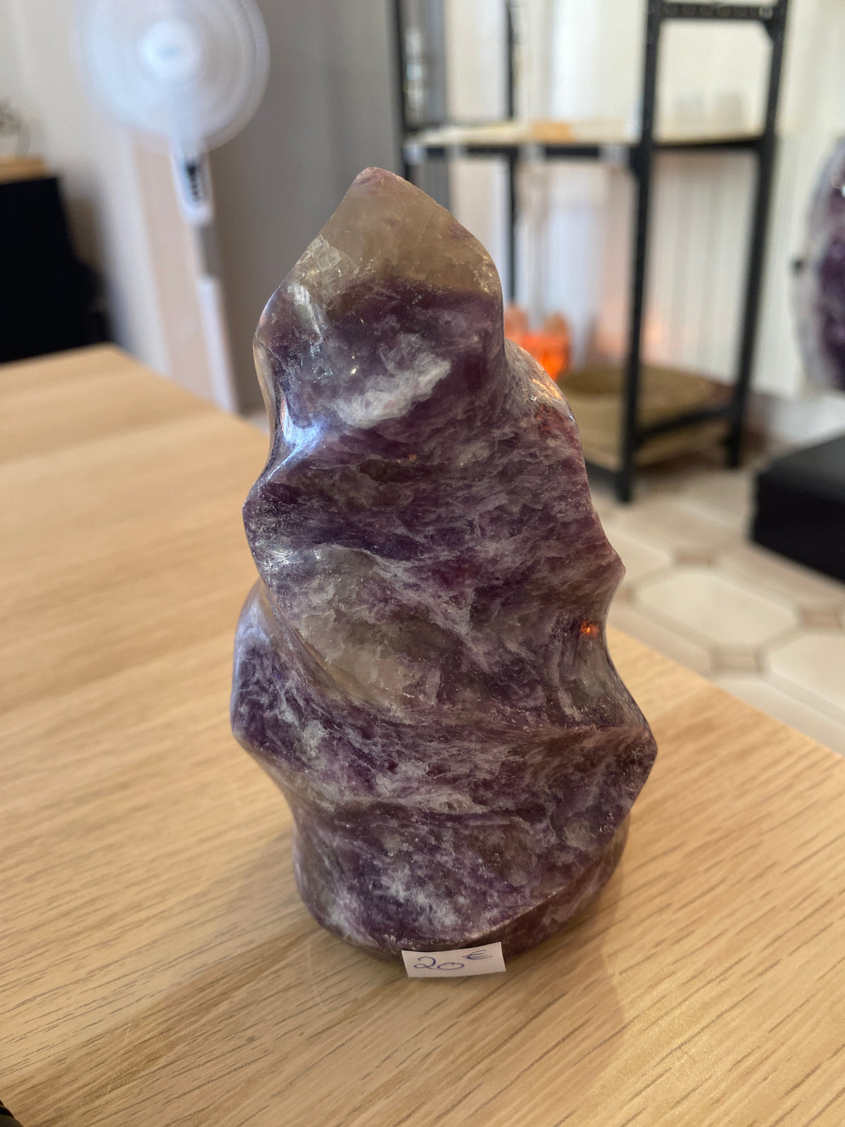 Flamme en lépidolite - 655 g