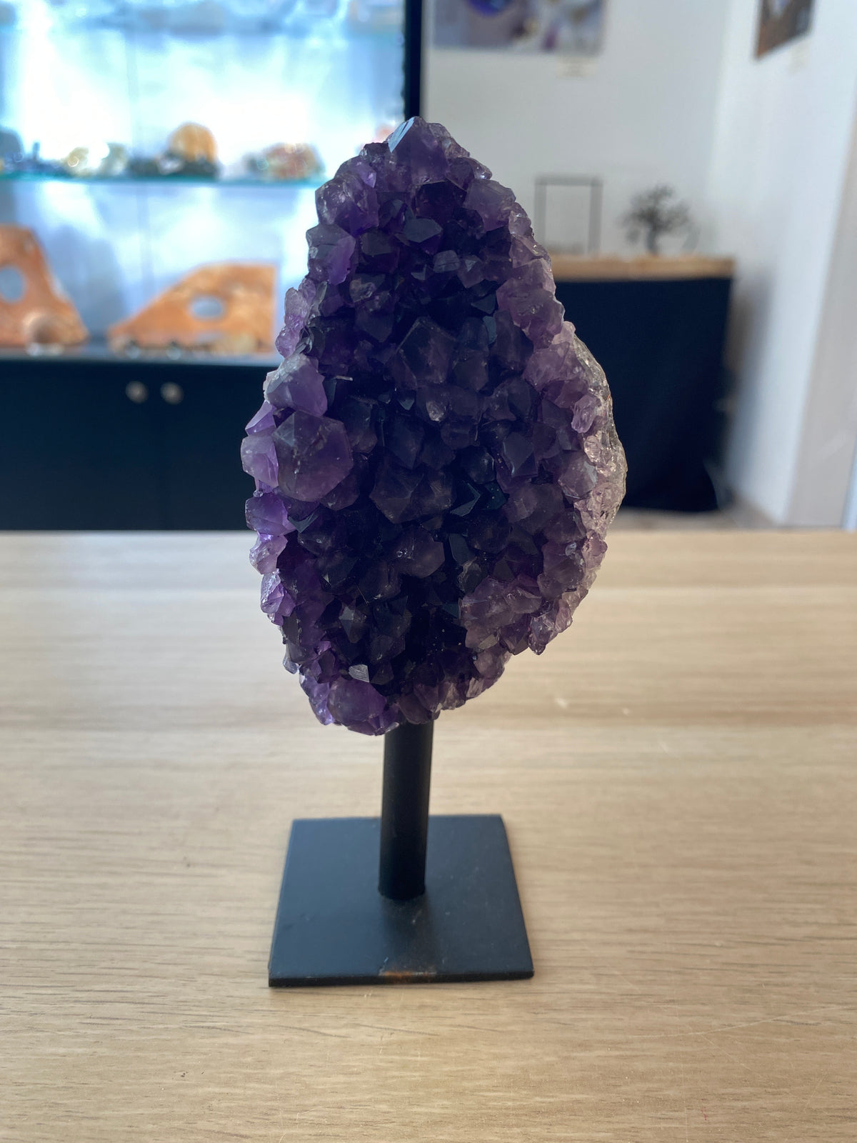 Améthyste sur socle 〰️ ≈ 310 g