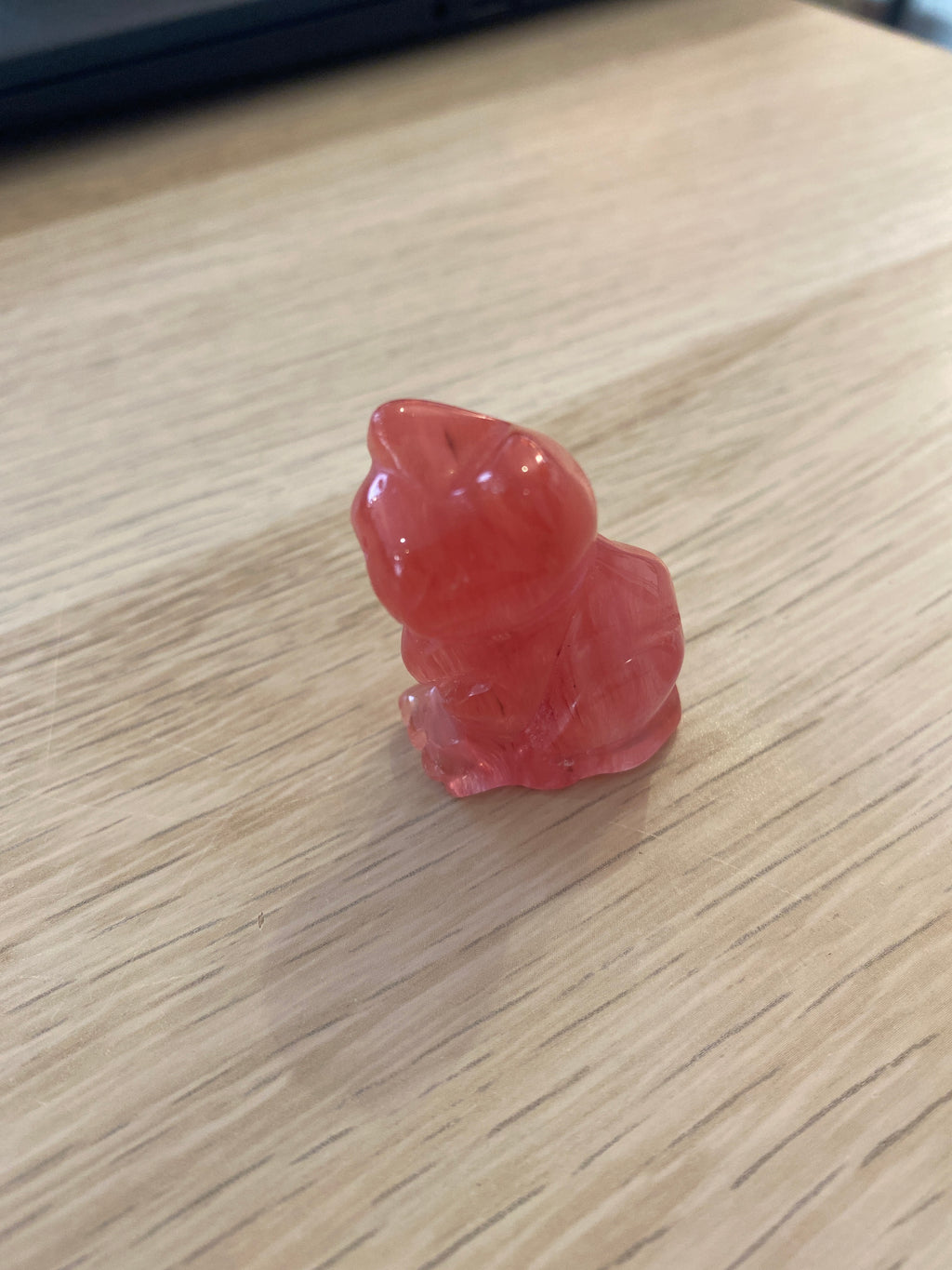 Petit chat en quartz cerise