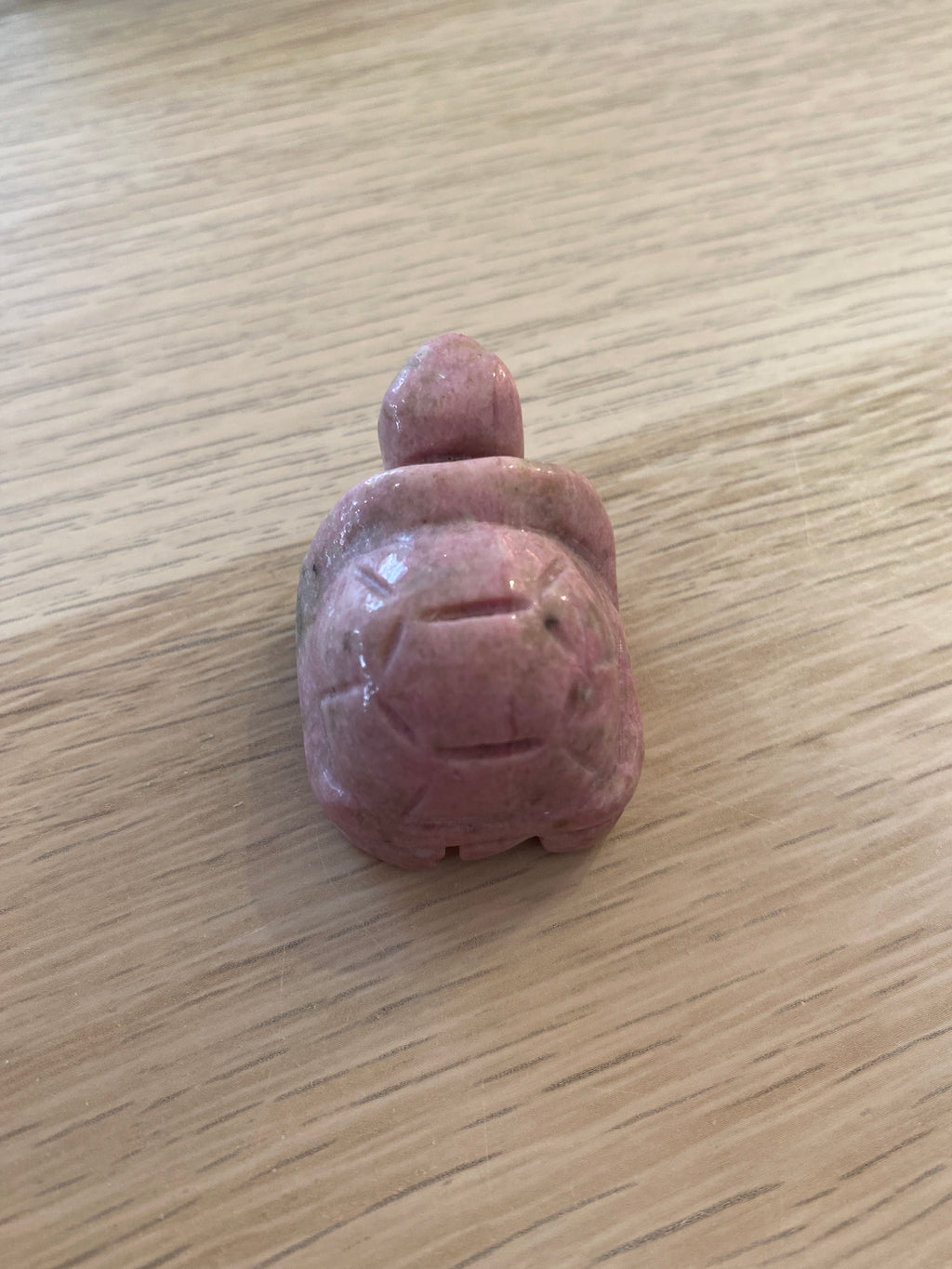 Petite tortue en rhodonite