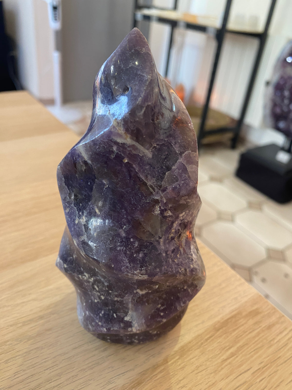 Flamme en lépidolite - 840 g