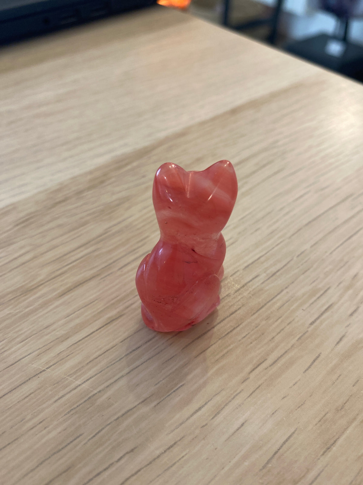Petit chat en quartz cerise