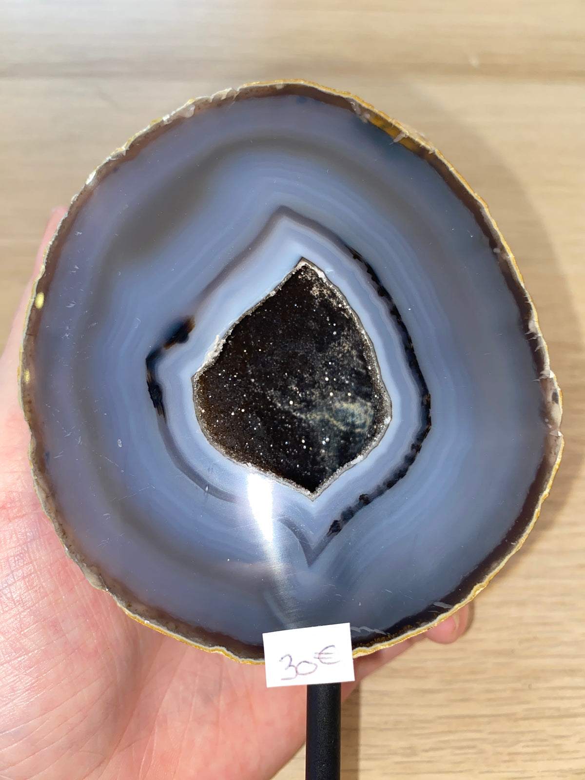 Géode d’agate sur socle - 900g