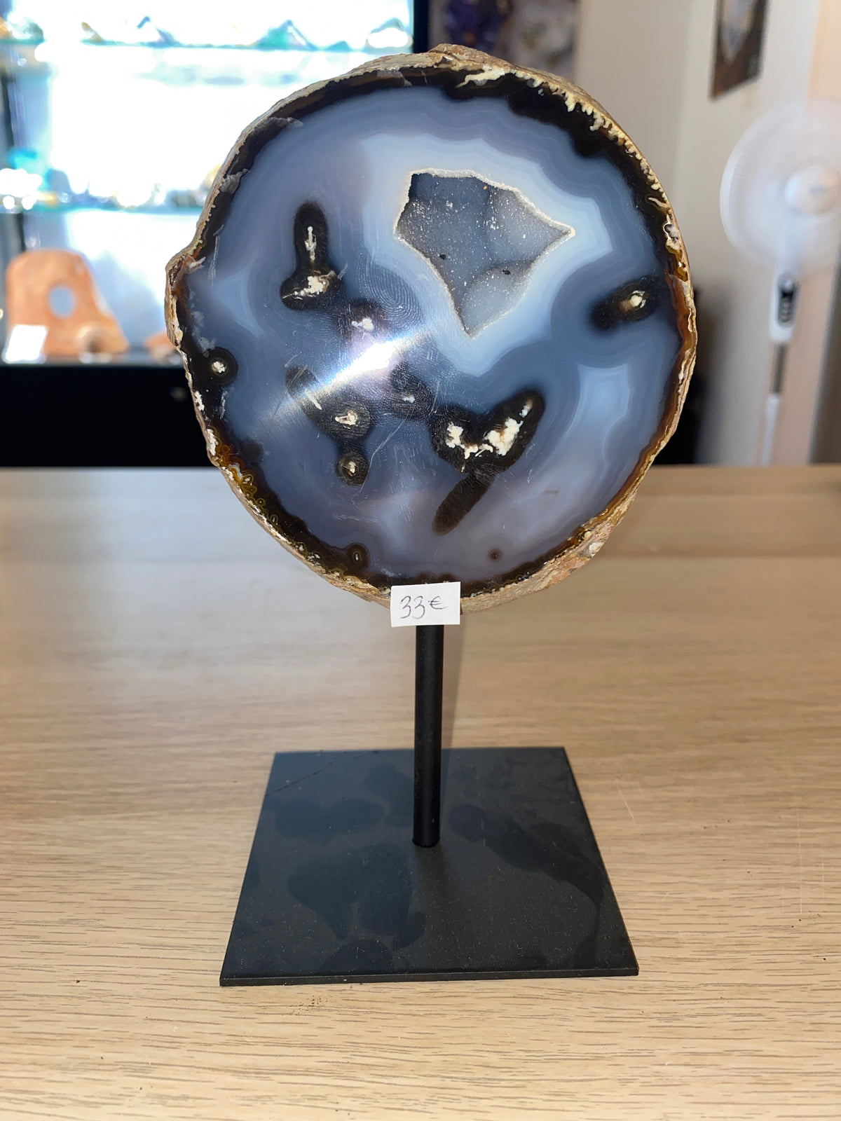 Géode d’agate sur socle - 990g