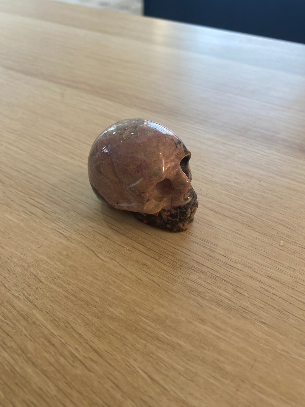 Tête de mort rhodonite