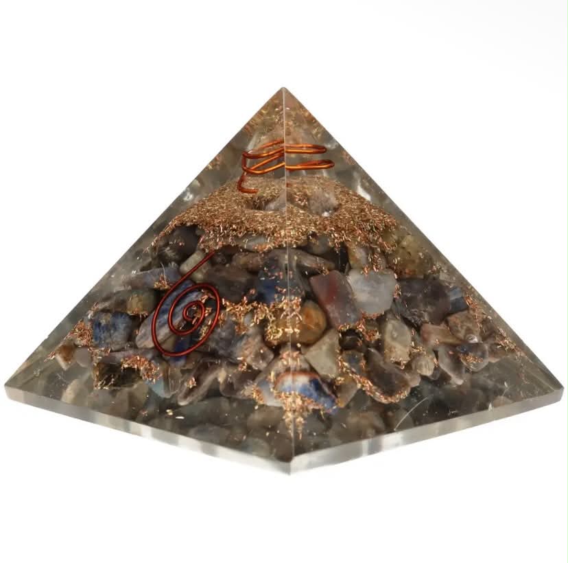 Pyramide Orgonite en Résine & Saphir bleu