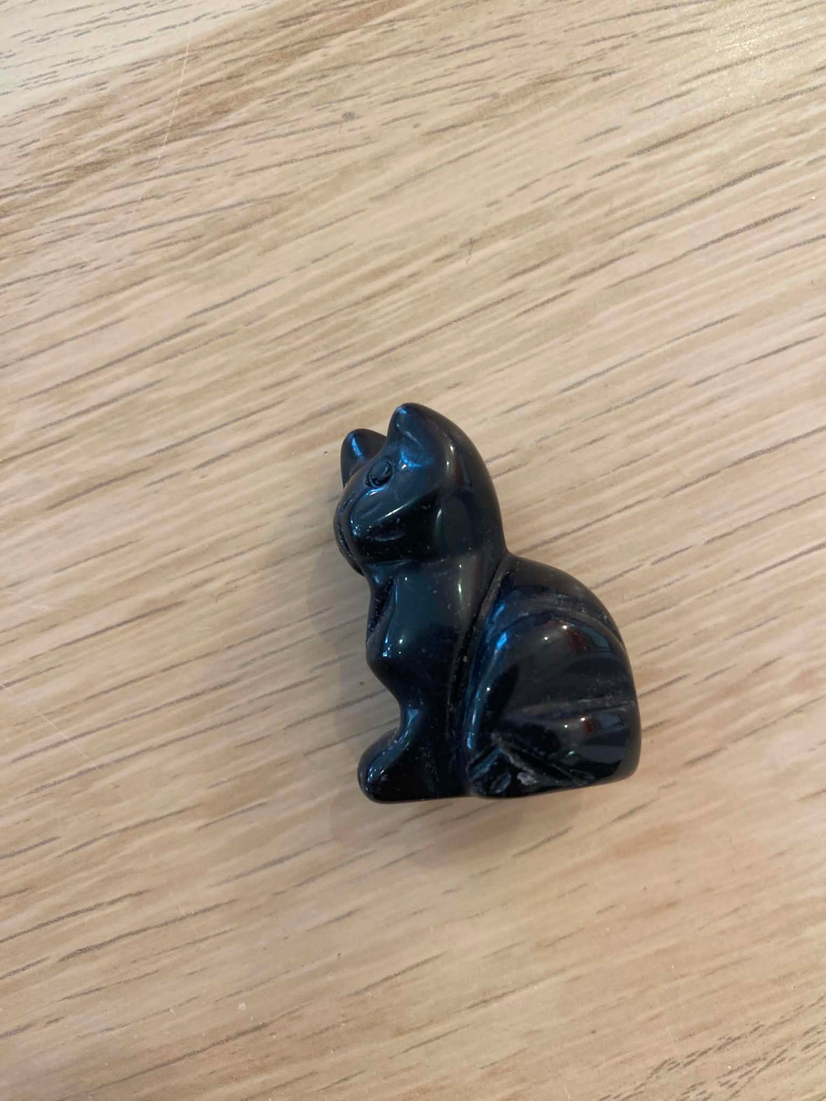 Petit chat en agate noire