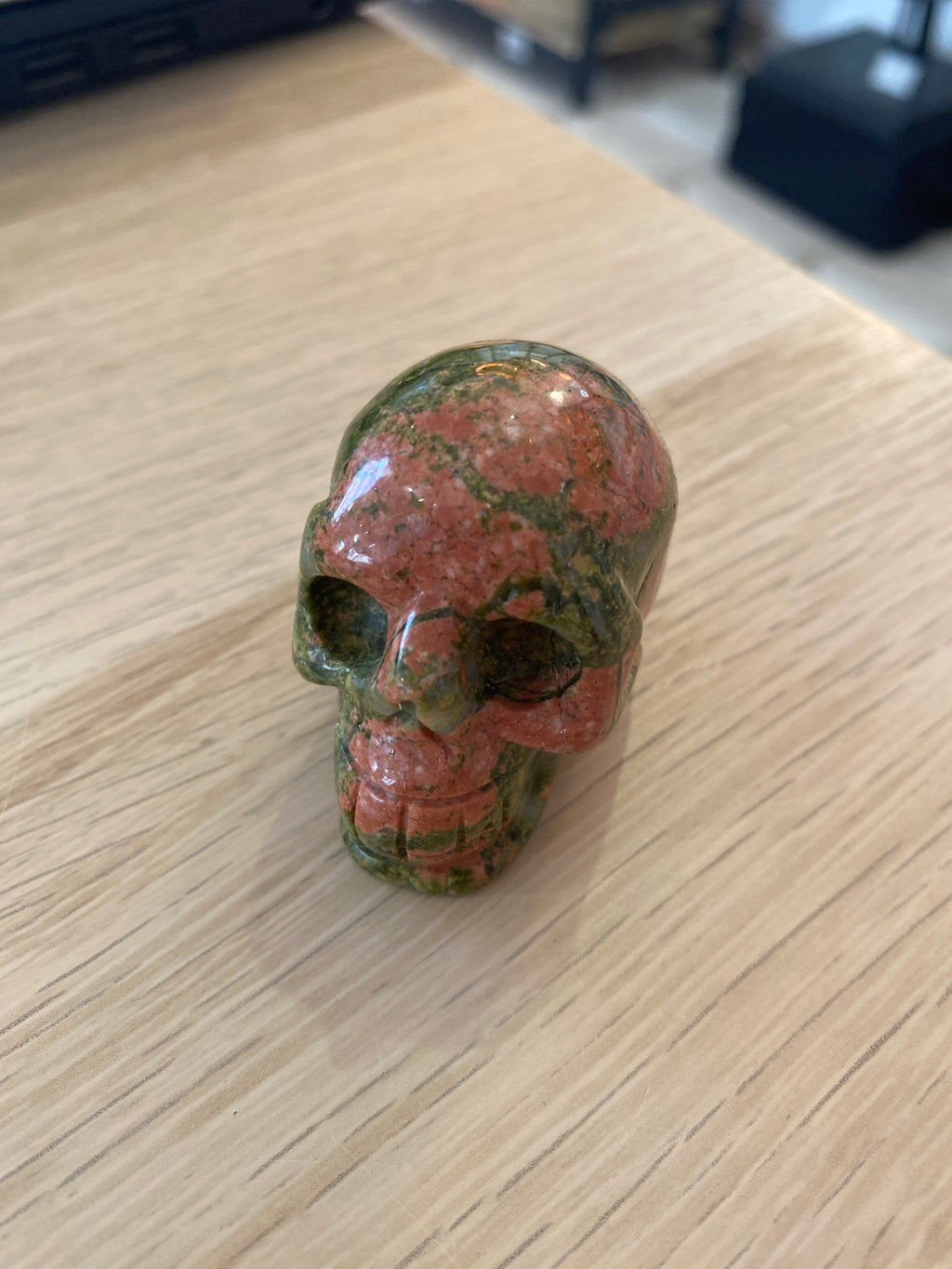 Tête de mort en unakite