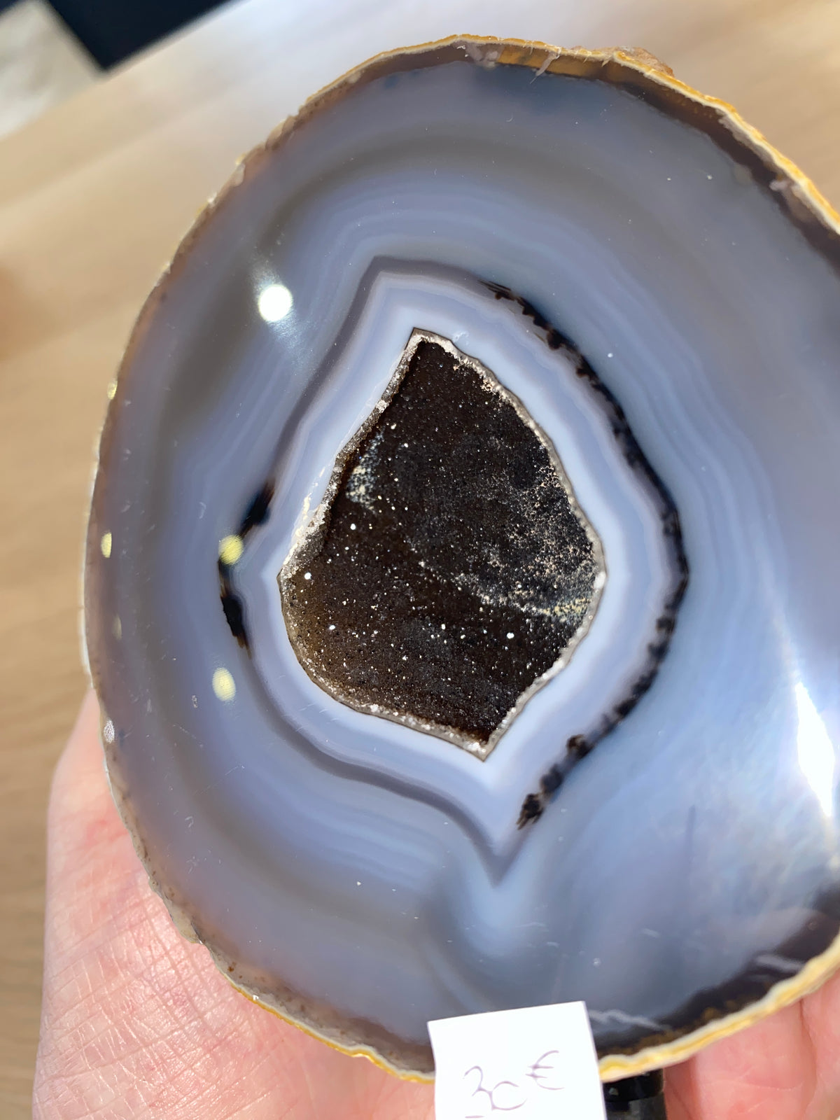Géode d’agate sur socle - 900g