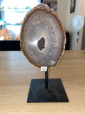 Géode d’agate sur socle - 940g