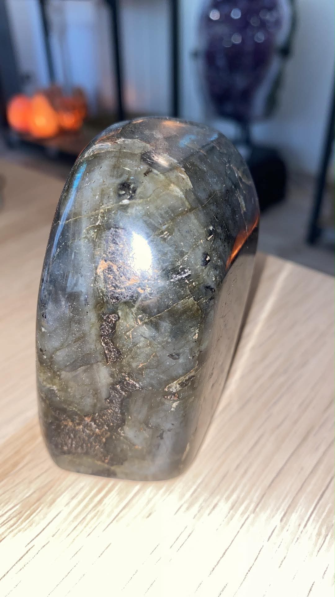 Labradorite - 535 g