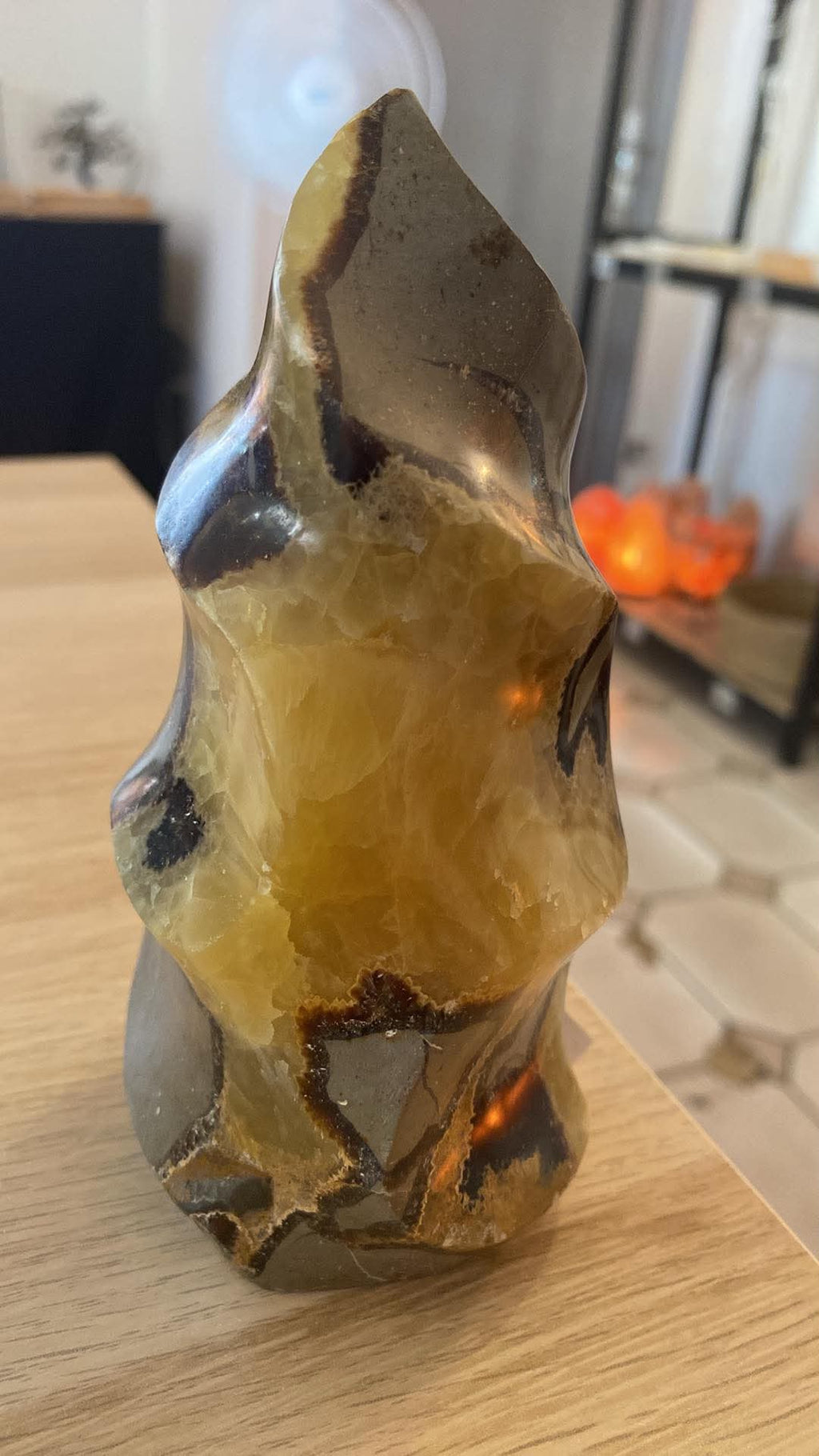 Flamme en pierre du dragon - 825 g