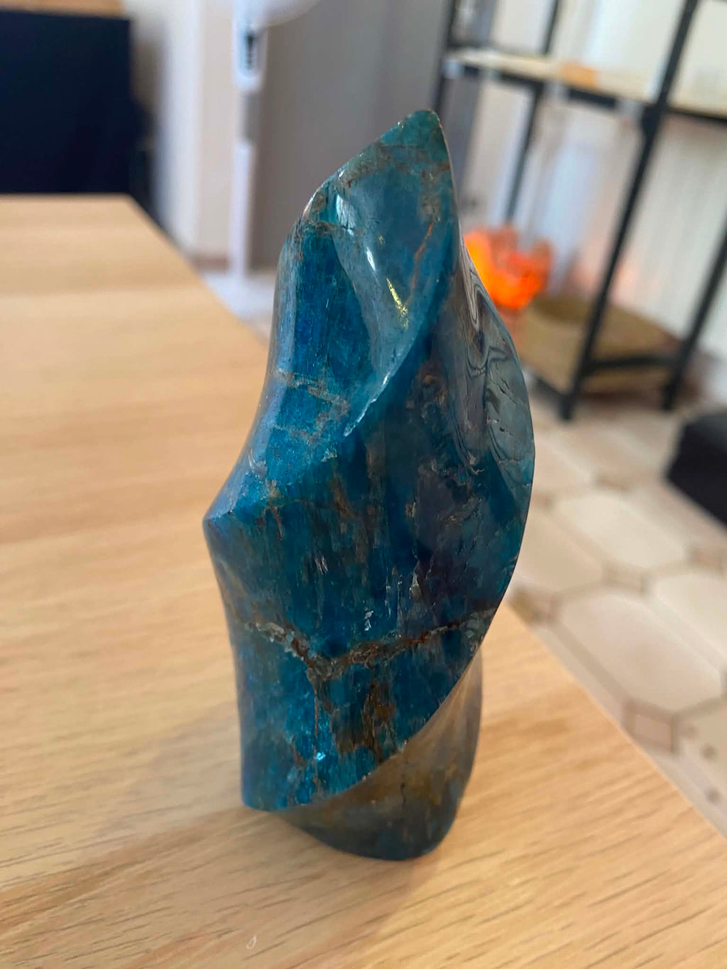 Flamme en apatite - 515 g