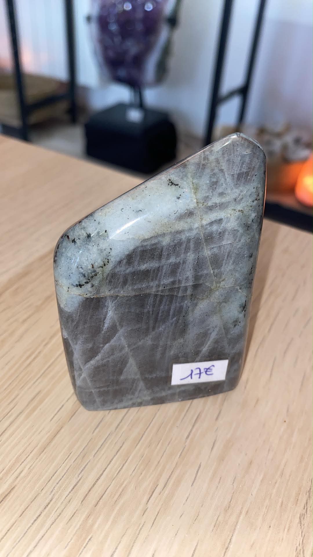 Labradorite - 275 g