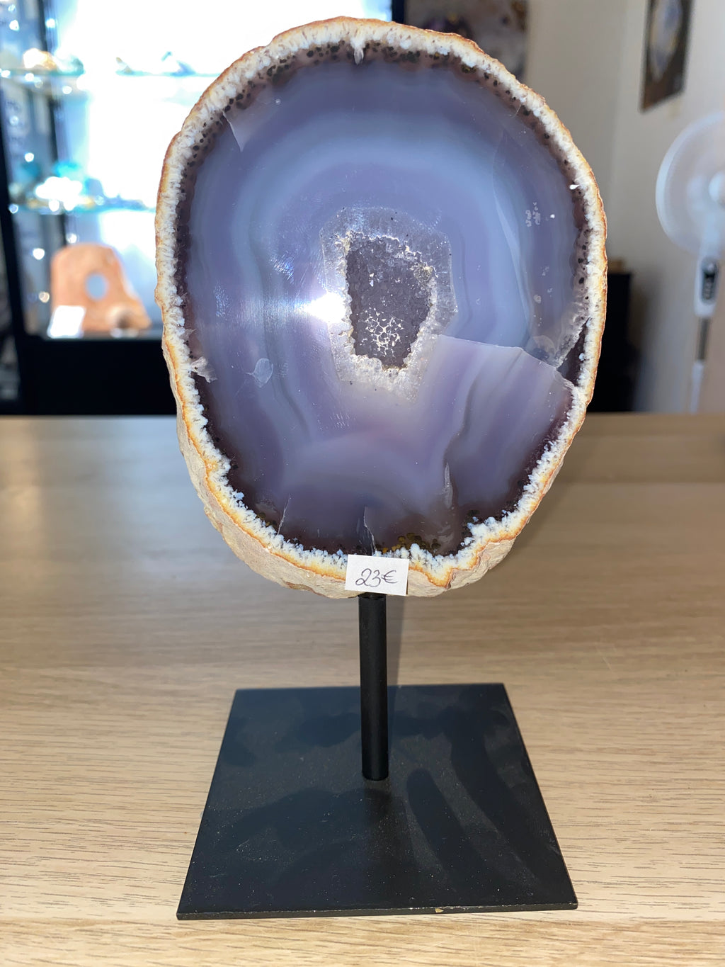 Géode d’agate sur socle - 685g