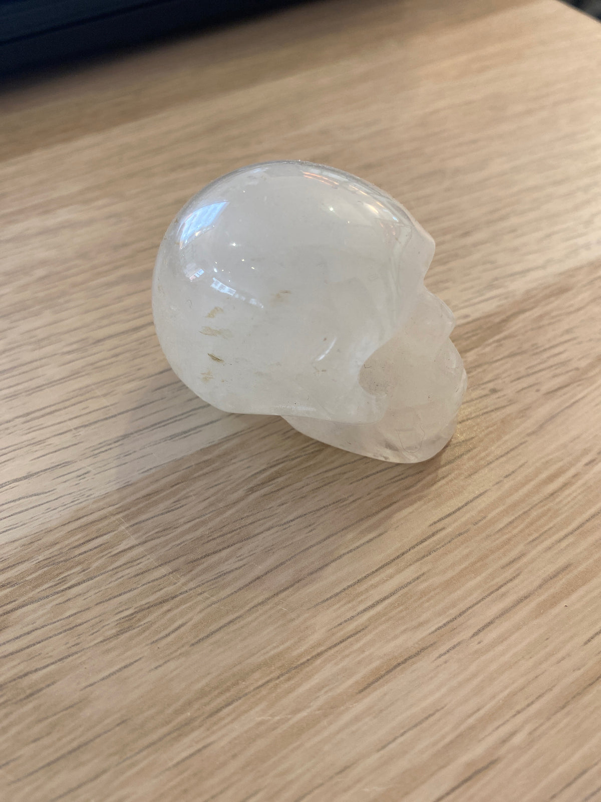 Tête de mort en quartz blanc