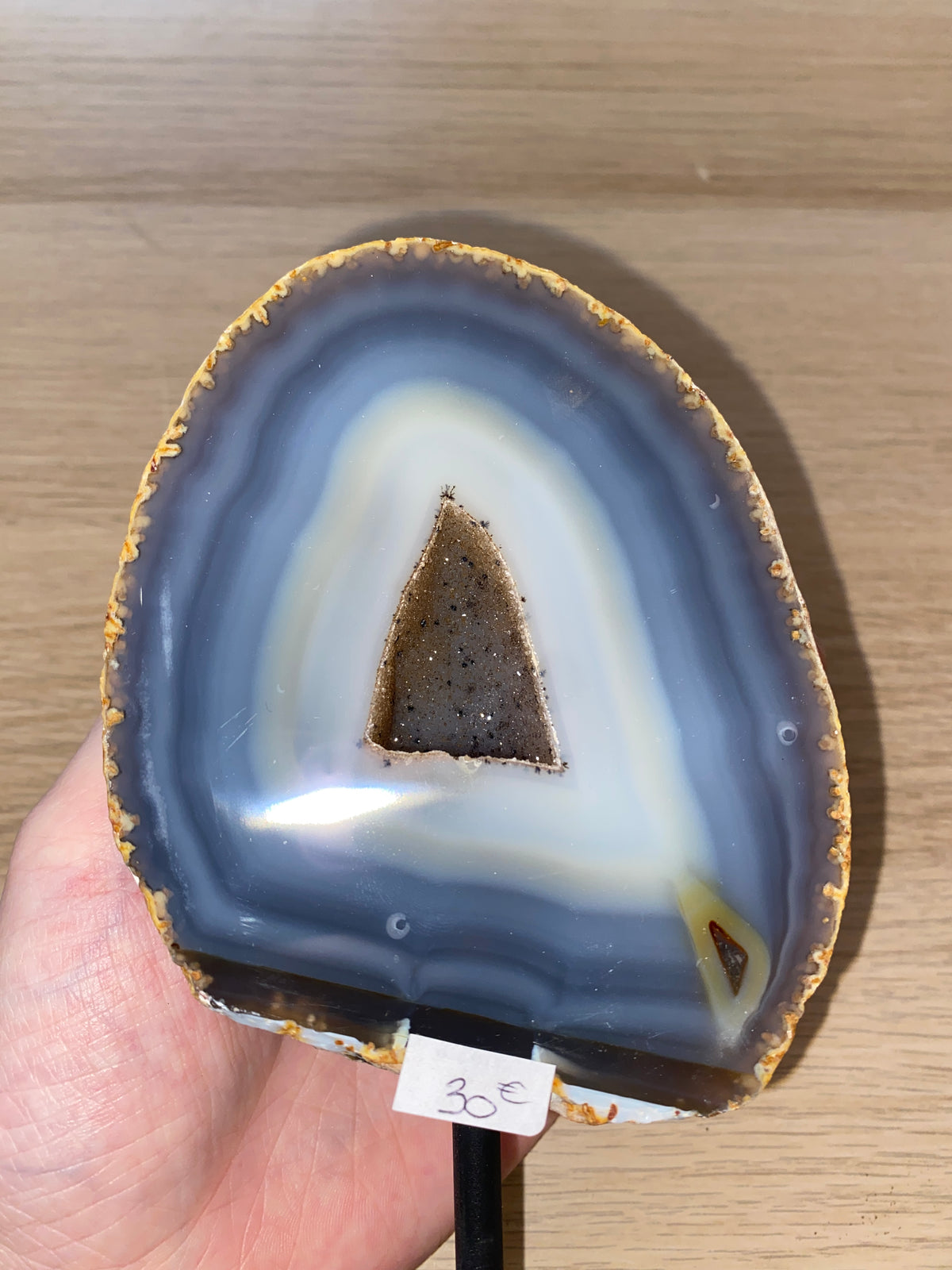 Géode d’agate sur socle - 885g