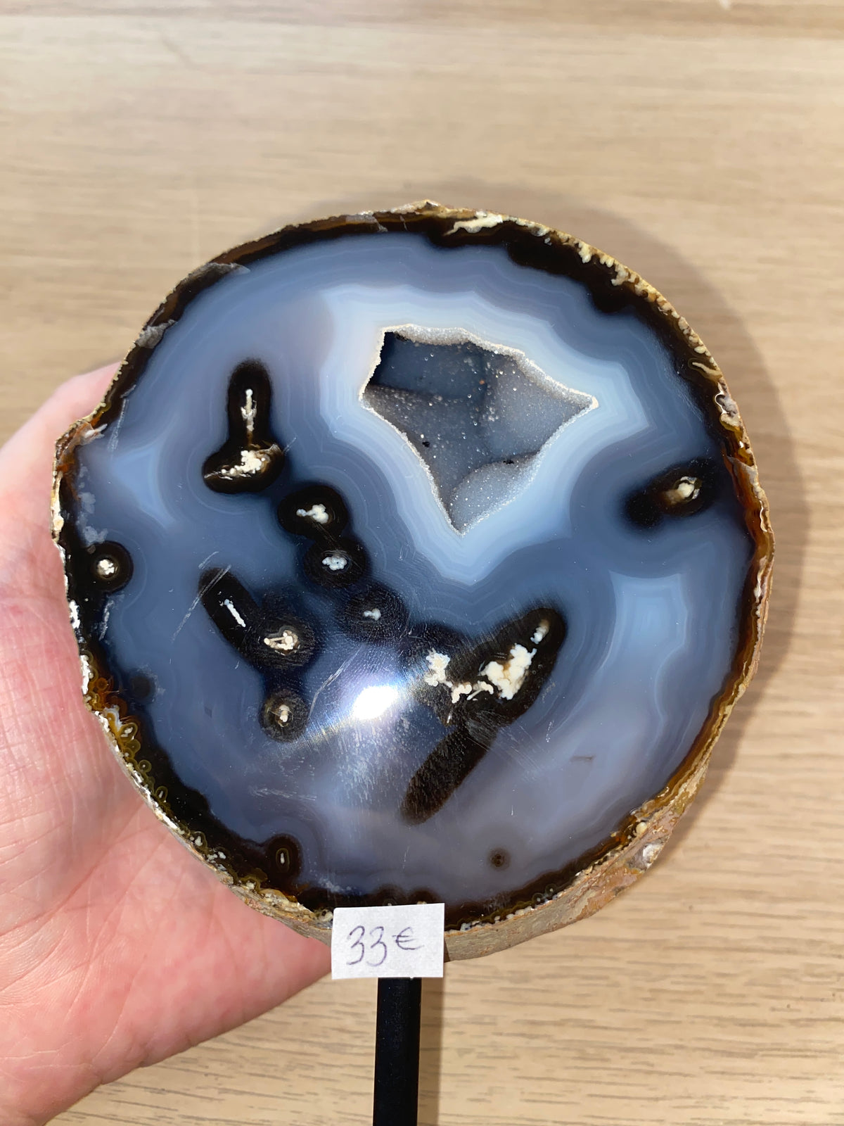 Géode d’agate sur socle - 990g