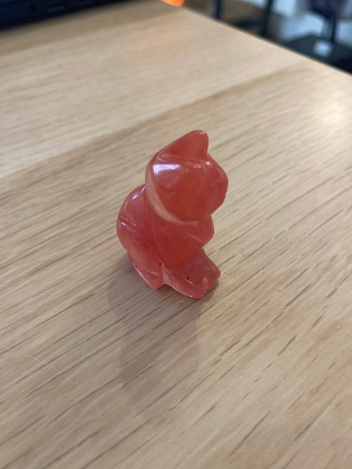 Petit chat en quartz cerise