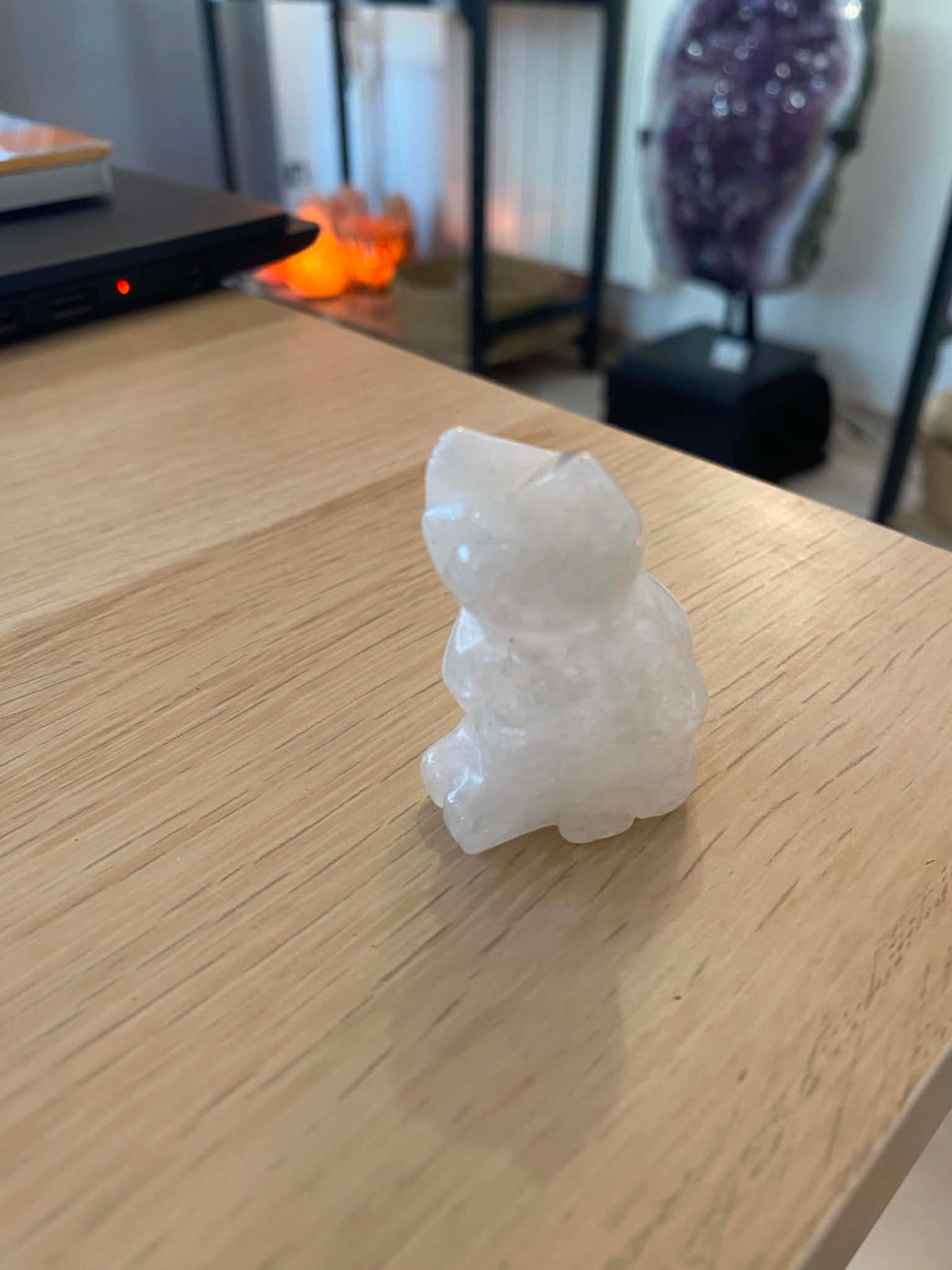 Chat en quartz blanc