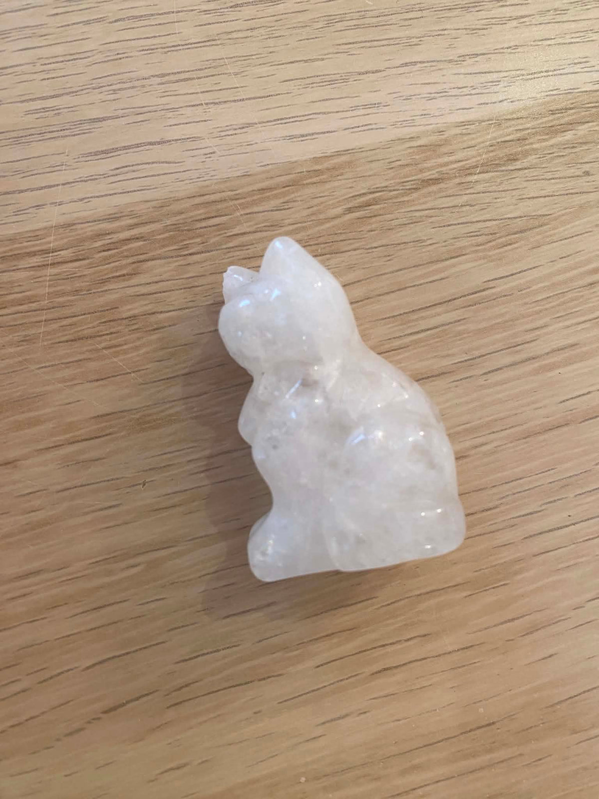Chat en quartz blanc