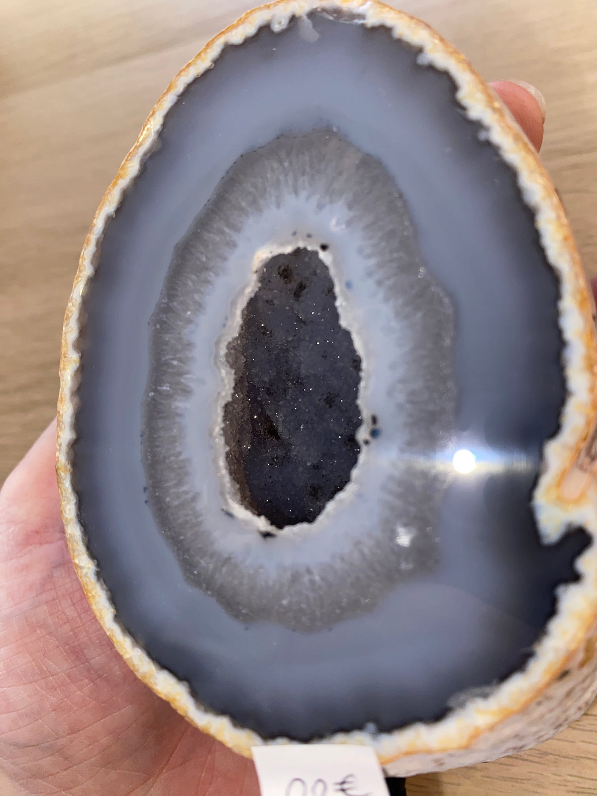 Géode d’agate sur socle - 665g