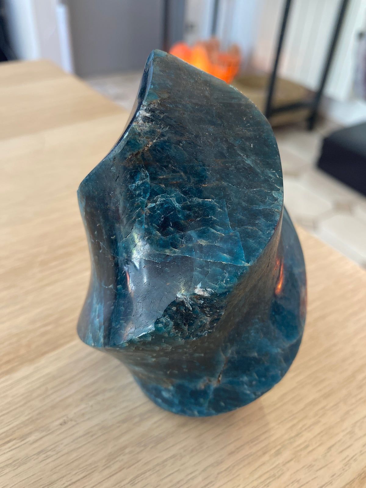 Flamme en apatite - 830 g