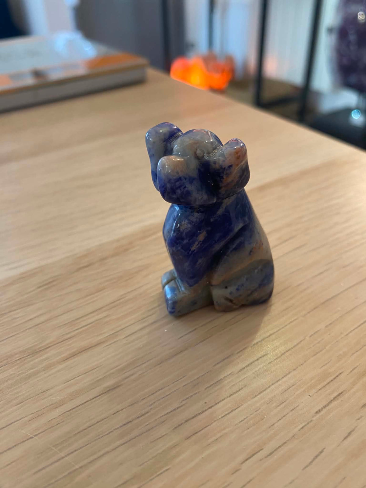 Chien en sodalite
