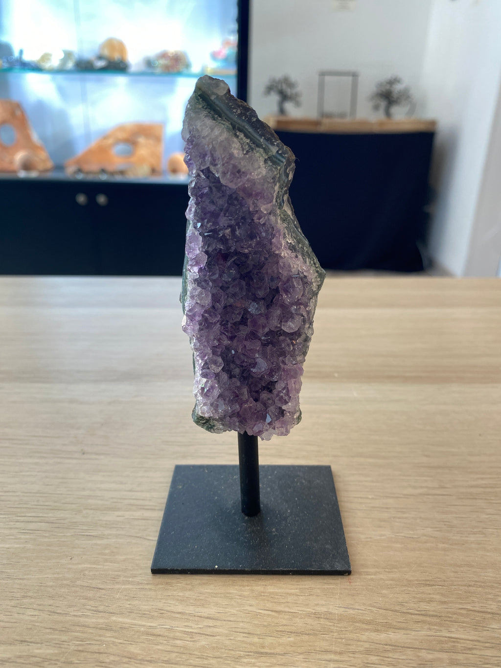 Améthyste sur socle 〰️ ≈ 310 g