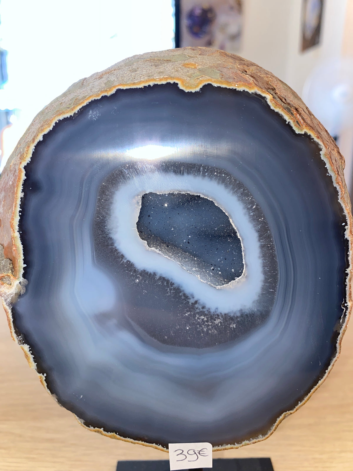 Géode d’agate sur socle - 1kg170