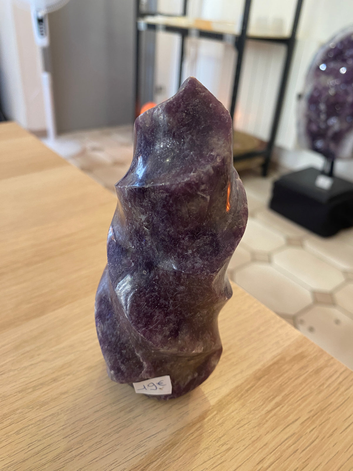 Flamme en lépidolite - 565 g