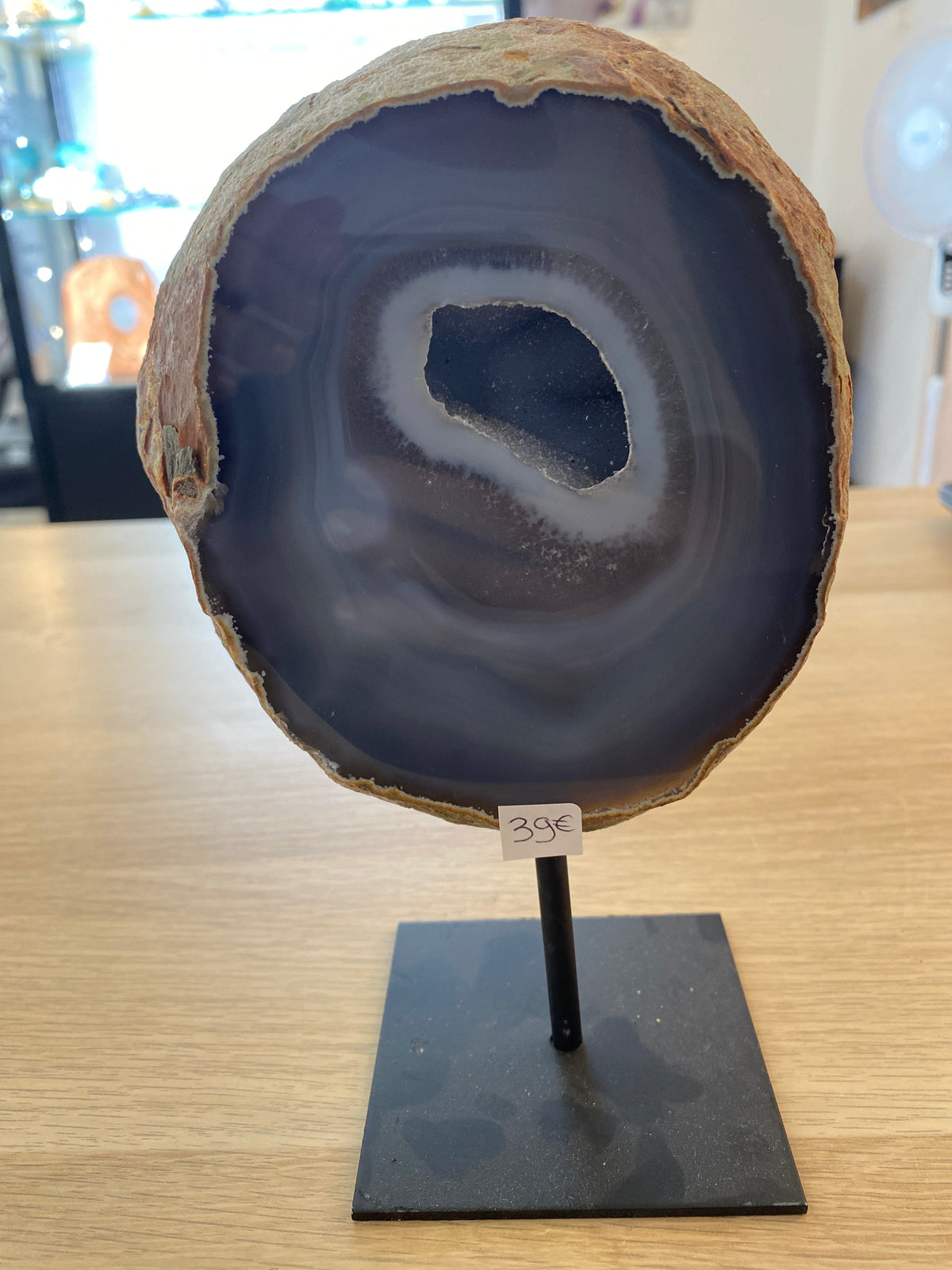 Géode d’agate sur socle - 1kg170