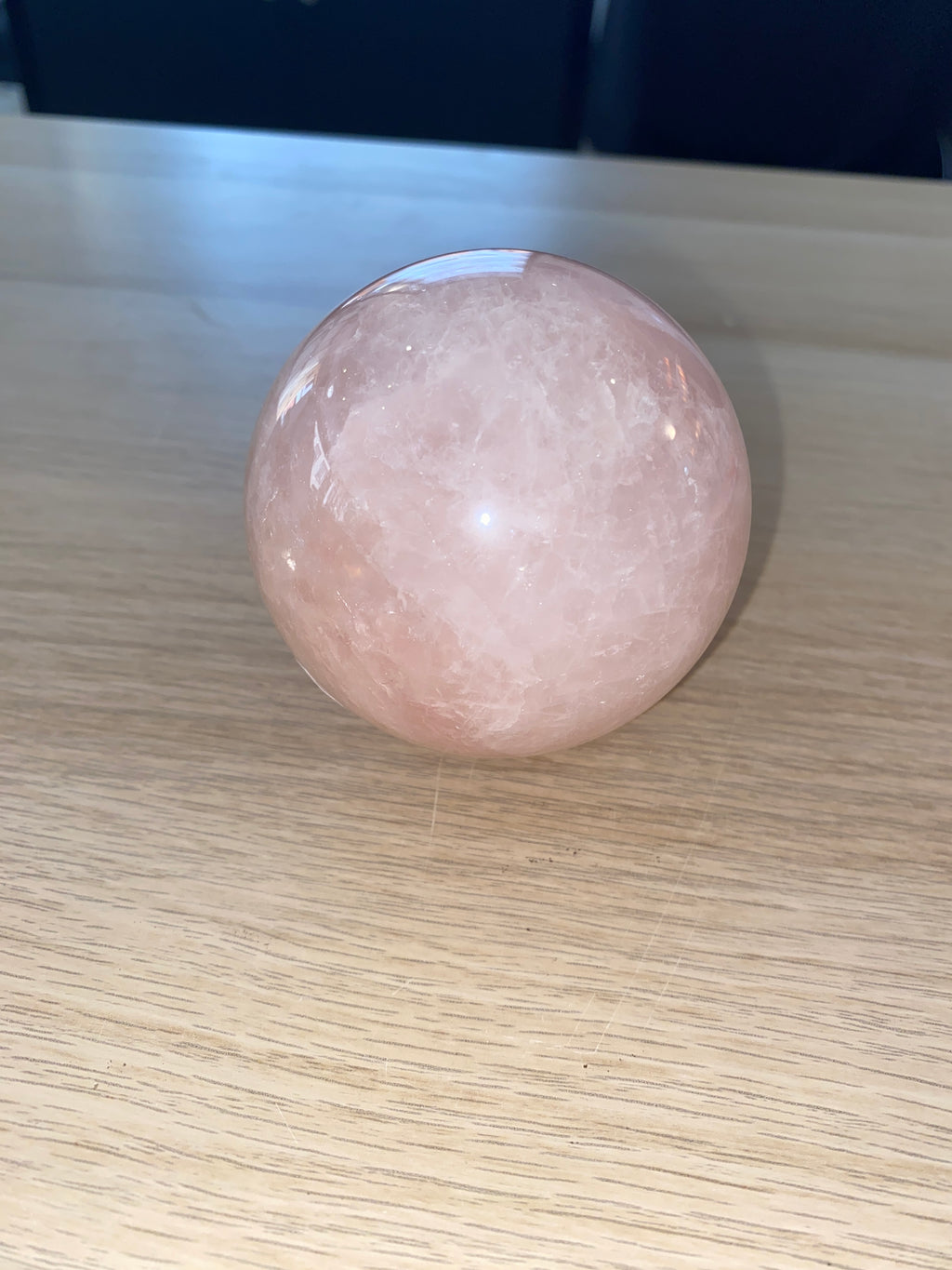 Sphère en quartz rose - 630g