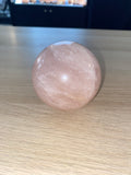 Sphère en quartz rose - 655g
