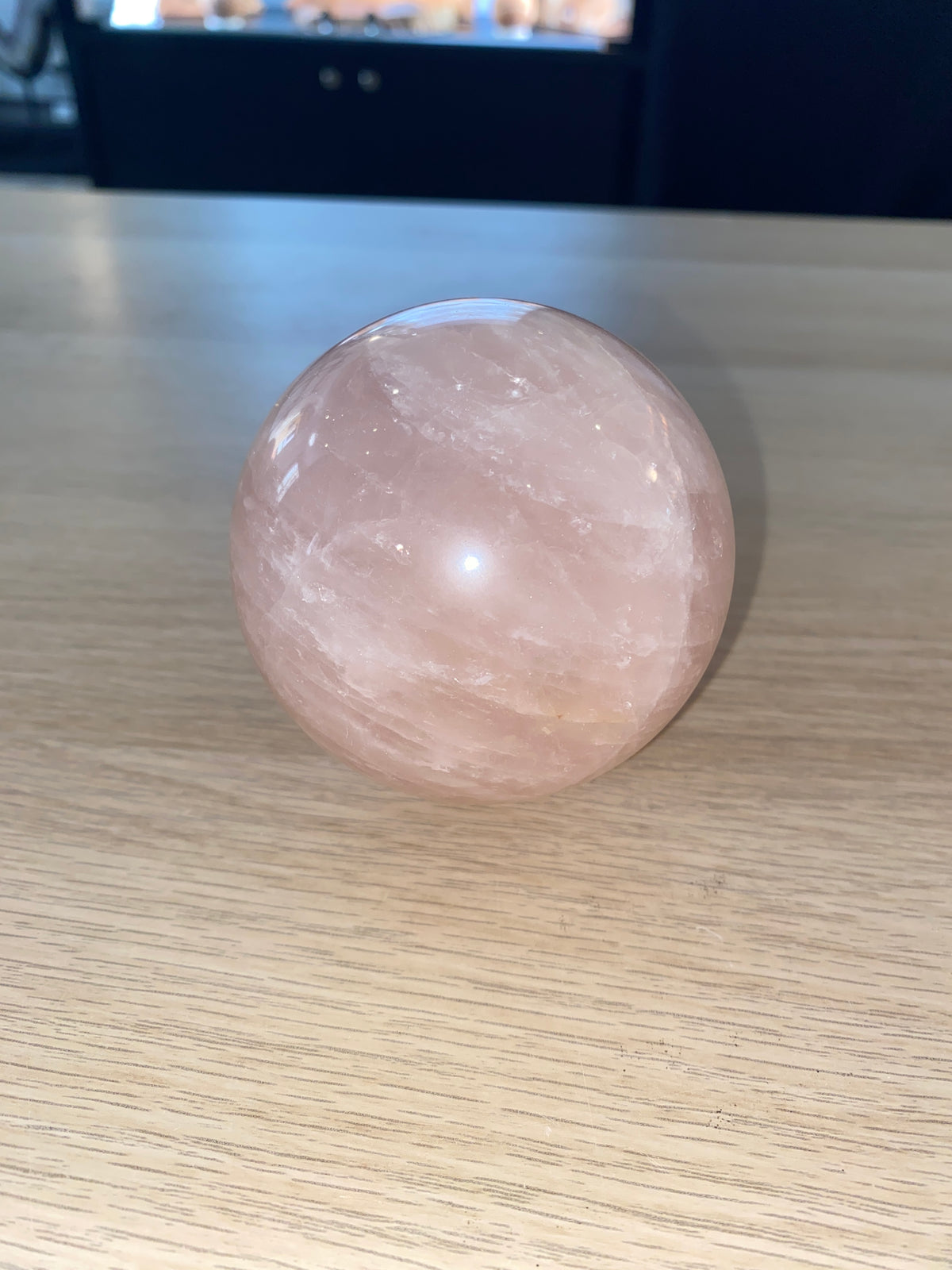Sphère en quartz rose - 655g