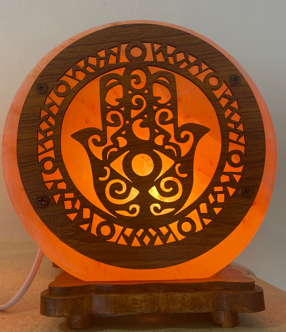 Lampe de sel de l'Himalaya - motif Main de Fatma
