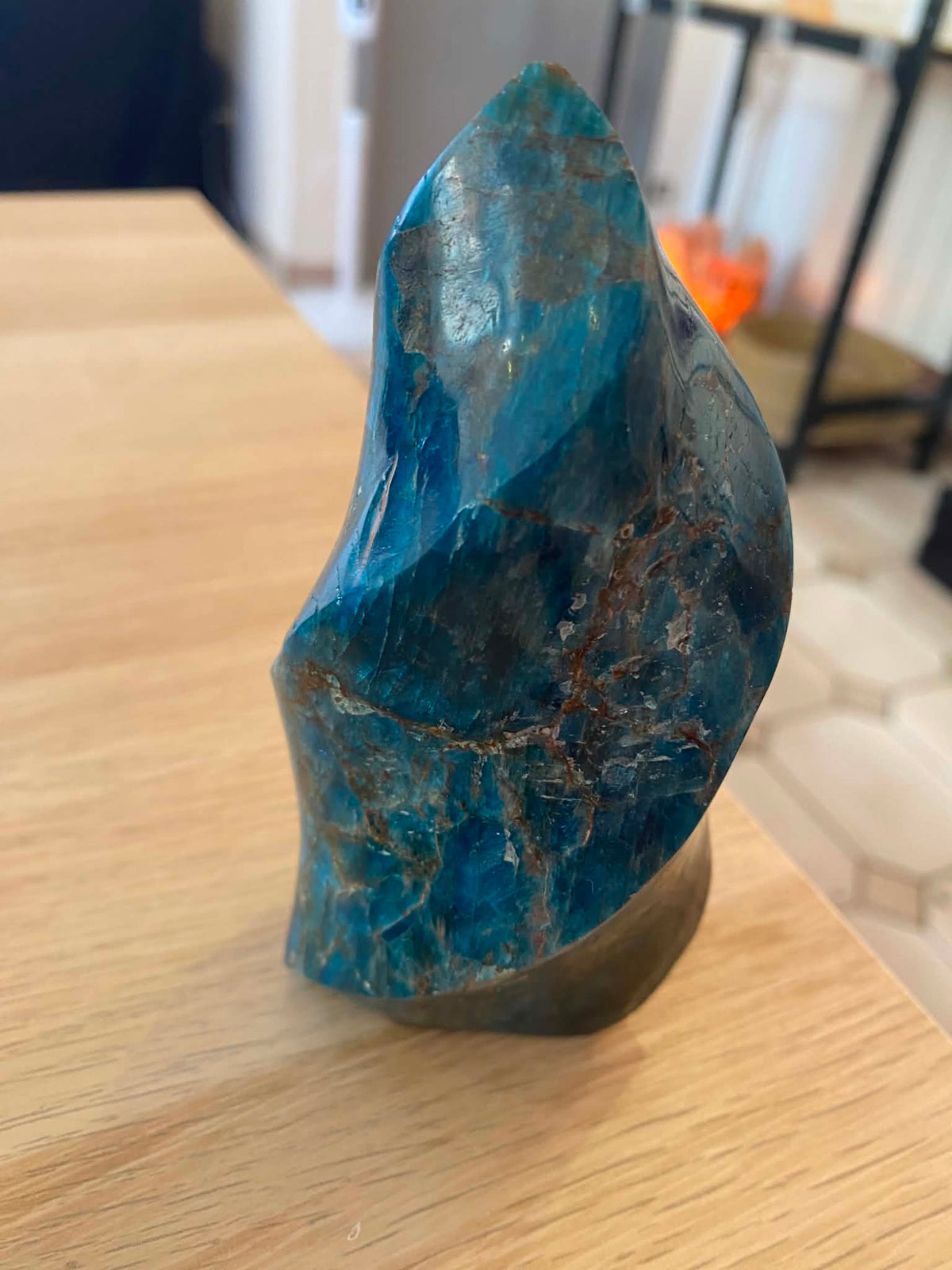Flamme en apatite - 515 g