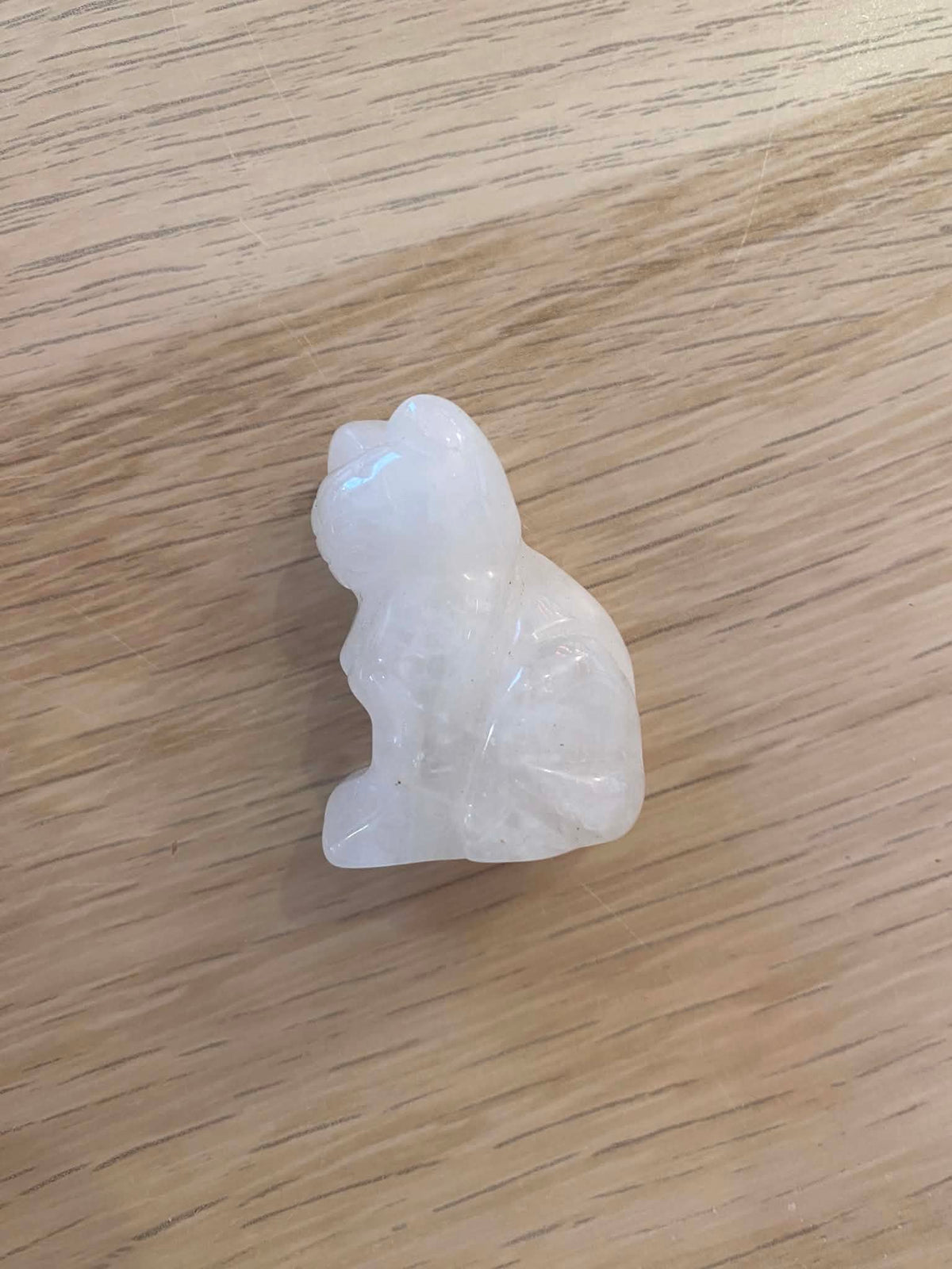 Petit chat en quartz blanc