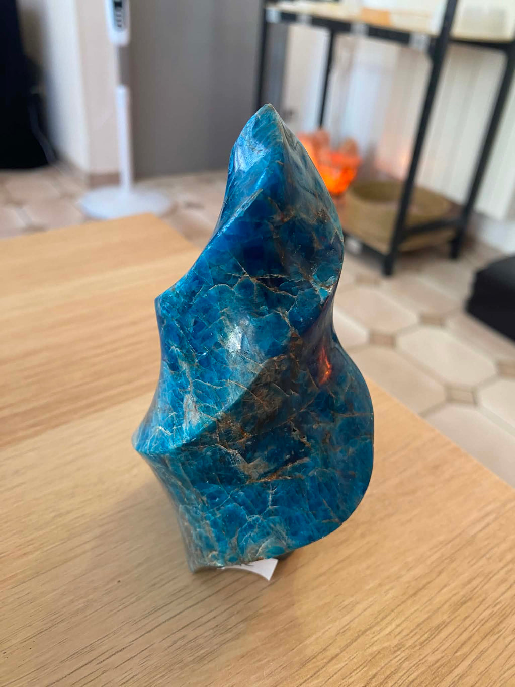 Flamme en apatite - 610 g