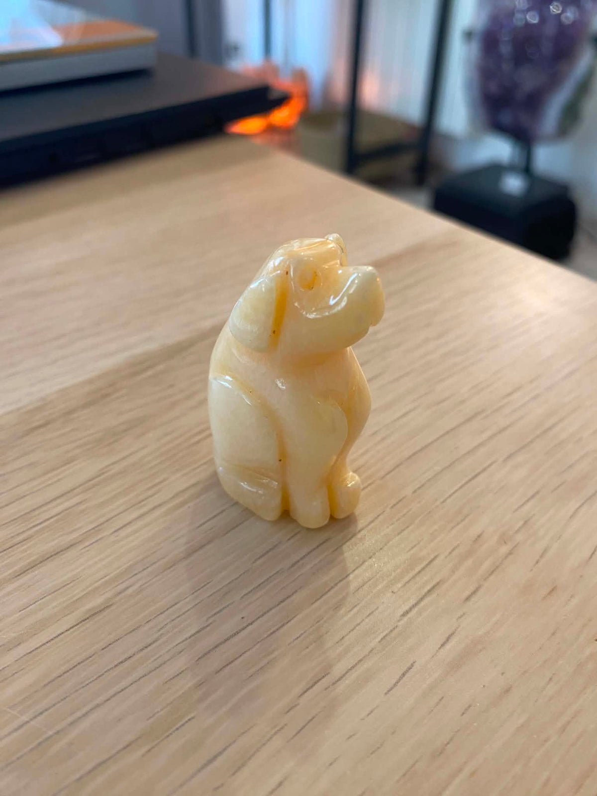 Chien en calcite