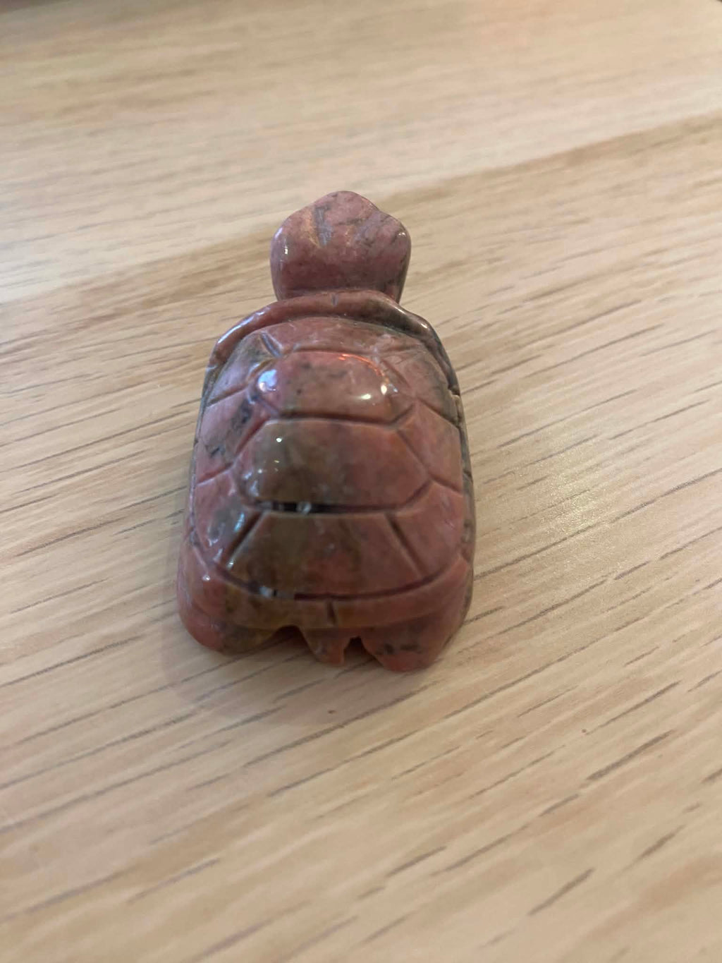 Tortue en rhodonite