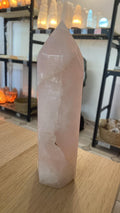 Obélisque en quartz rose - 710 g
