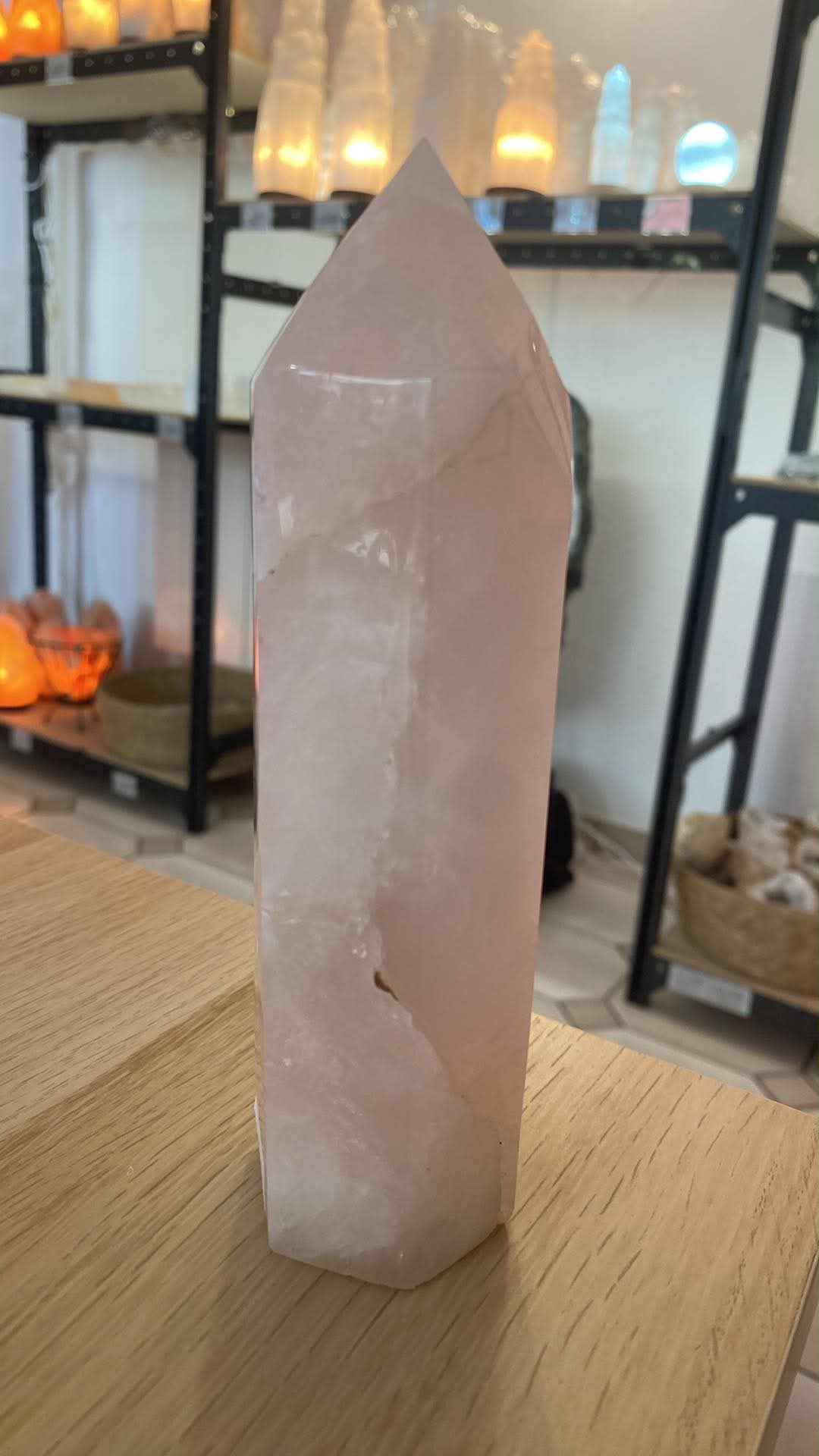 Obélisque en quartz rose - 710 g