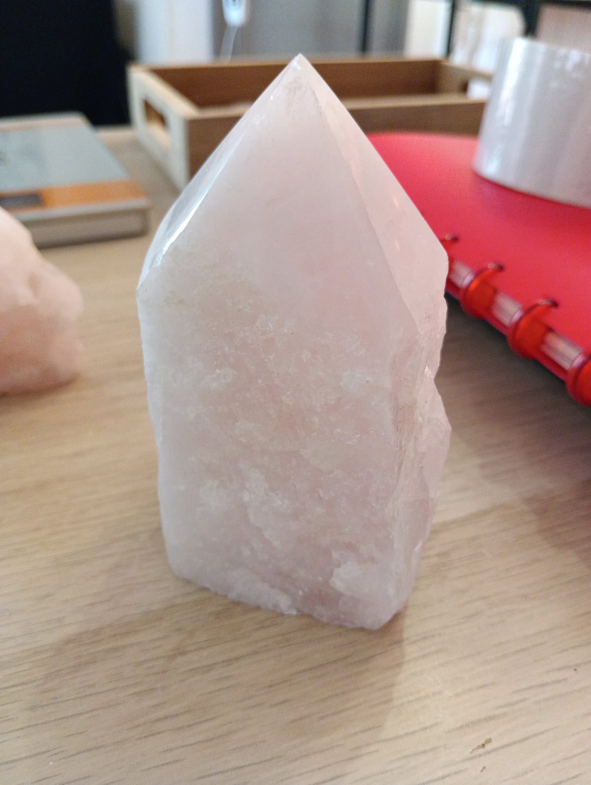 Quartz rose en pointe