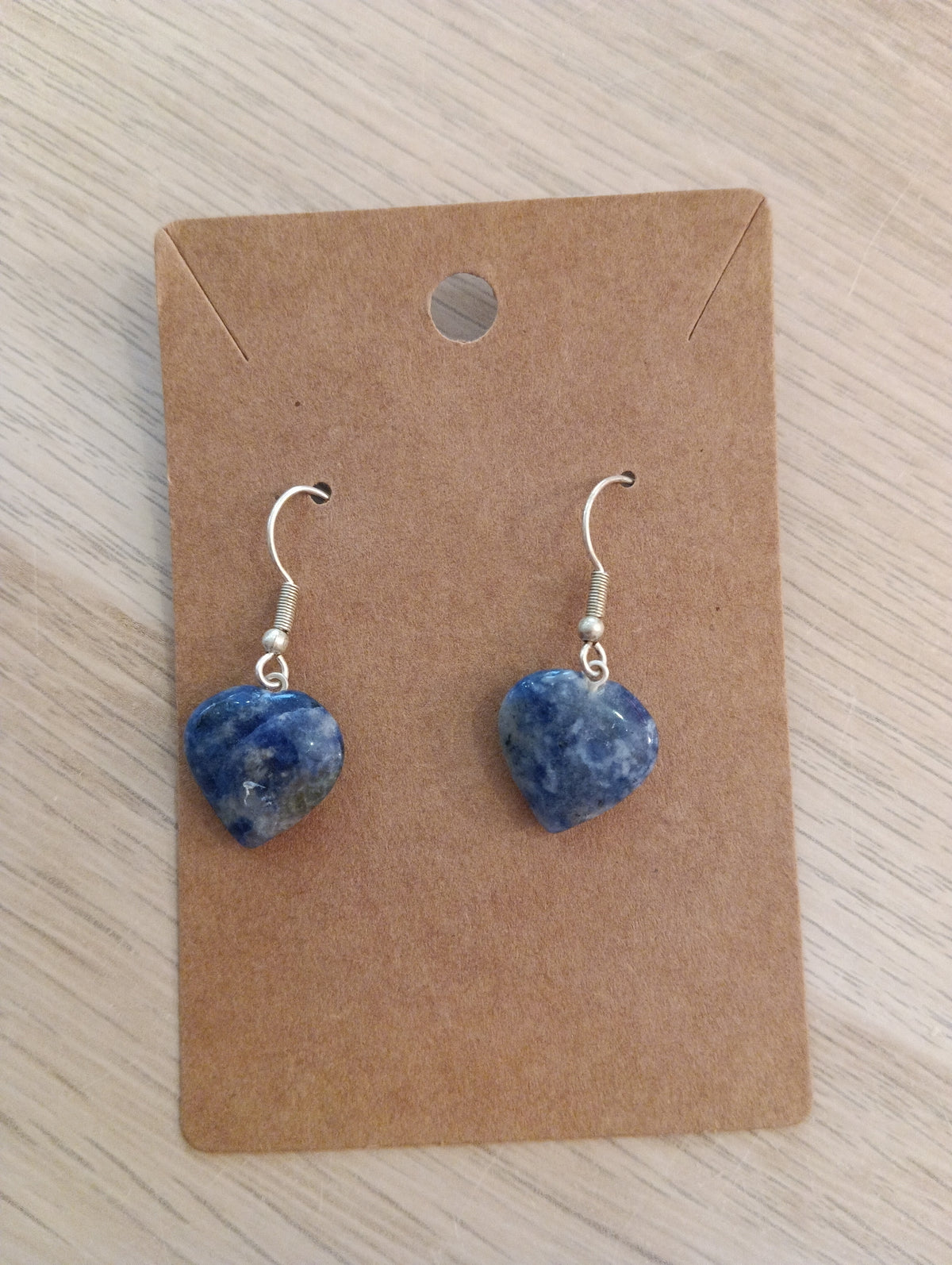Boucles d’oreilles cœur en sodalite